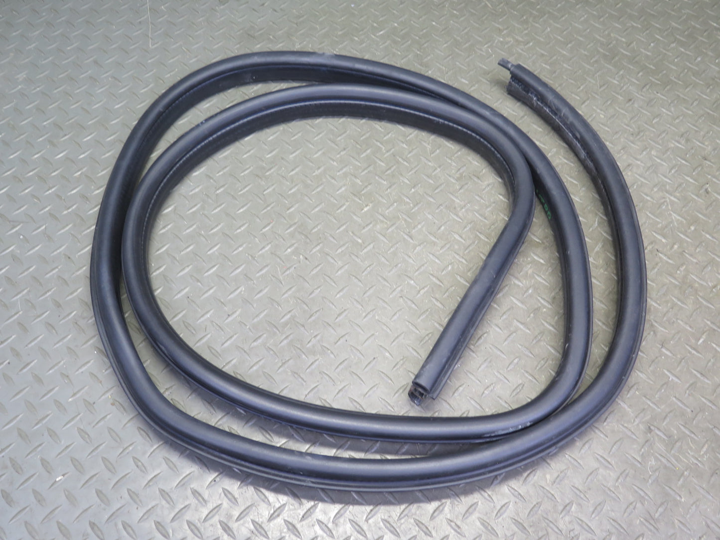 03-09 Hummer H2 Front Right & Rear Door Body Weather Strip Rubber Seal Set of 3