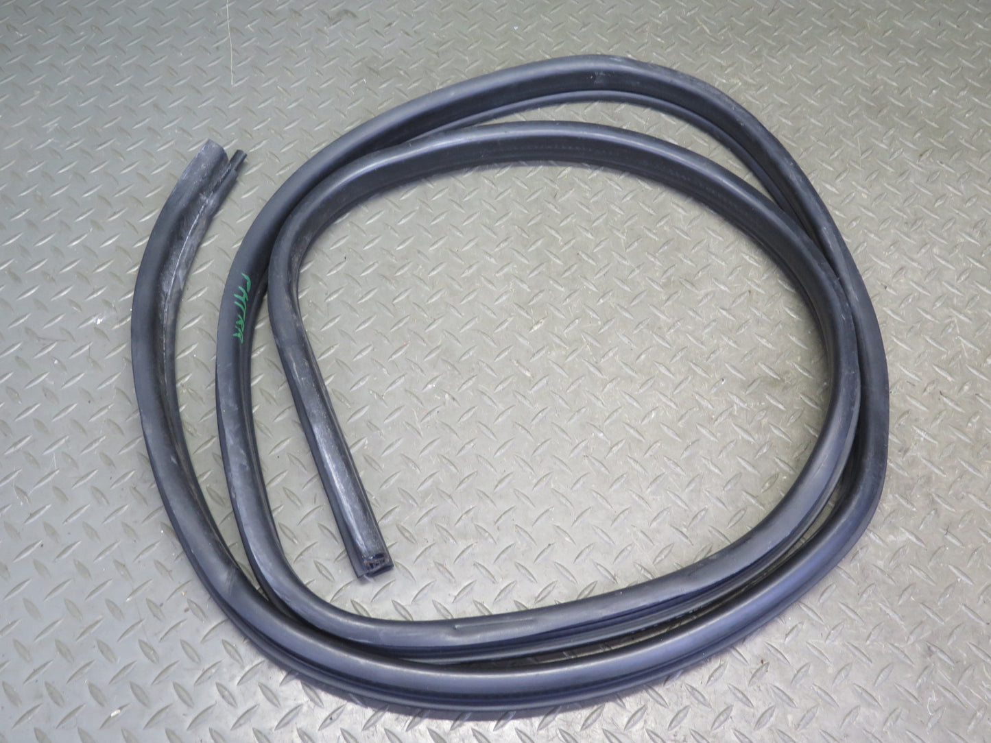 03-09 Hummer H2 Front Right & Rear Door Body Weather Strip Rubber Seal Set of 3