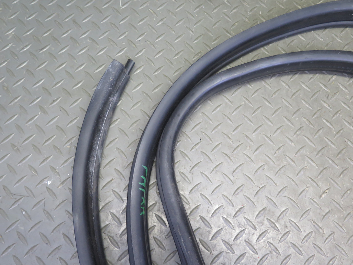 03-09 Hummer H2 Front Right & Rear Door Body Weather Strip Rubber Seal Set of 3