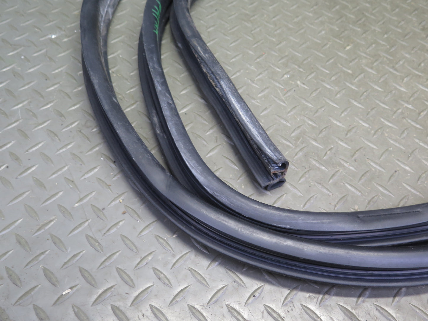 03-09 Hummer H2 Front Right & Rear Door Body Weather Strip Rubber Seal Set of 3