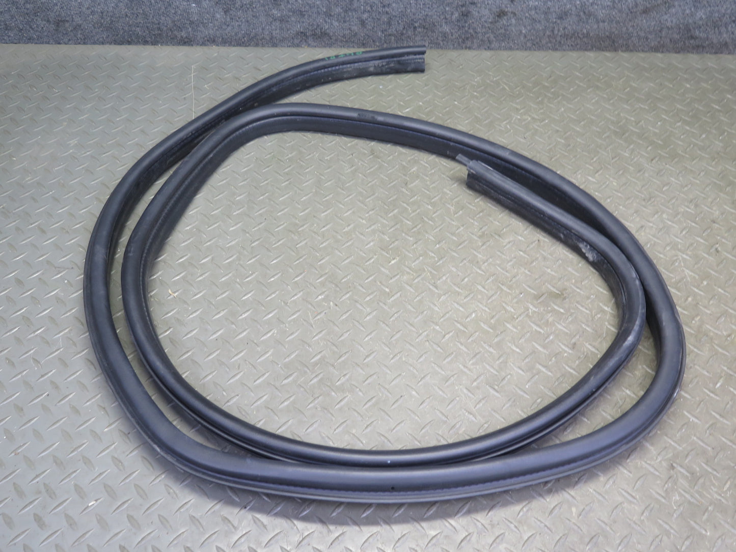 03-09 Hummer H2 Front Right & Rear Door Body Weather Strip Rubber Seal Set of 3