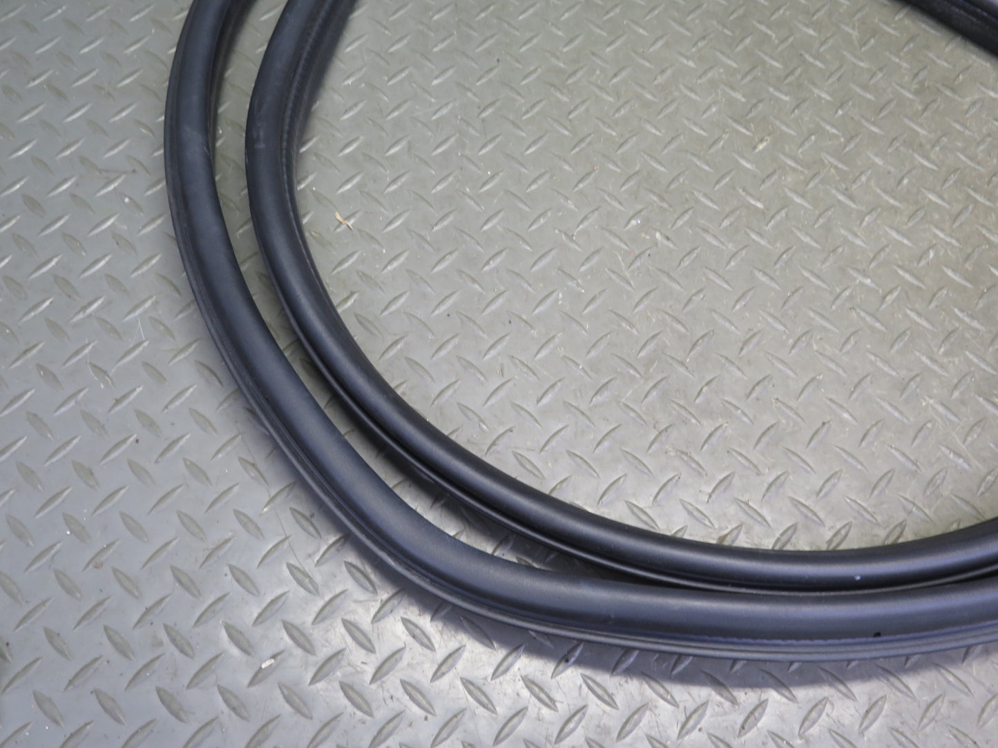 03-09 Hummer H2 Front Right & Rear Door Body Weather Strip Rubber Seal Set of 3