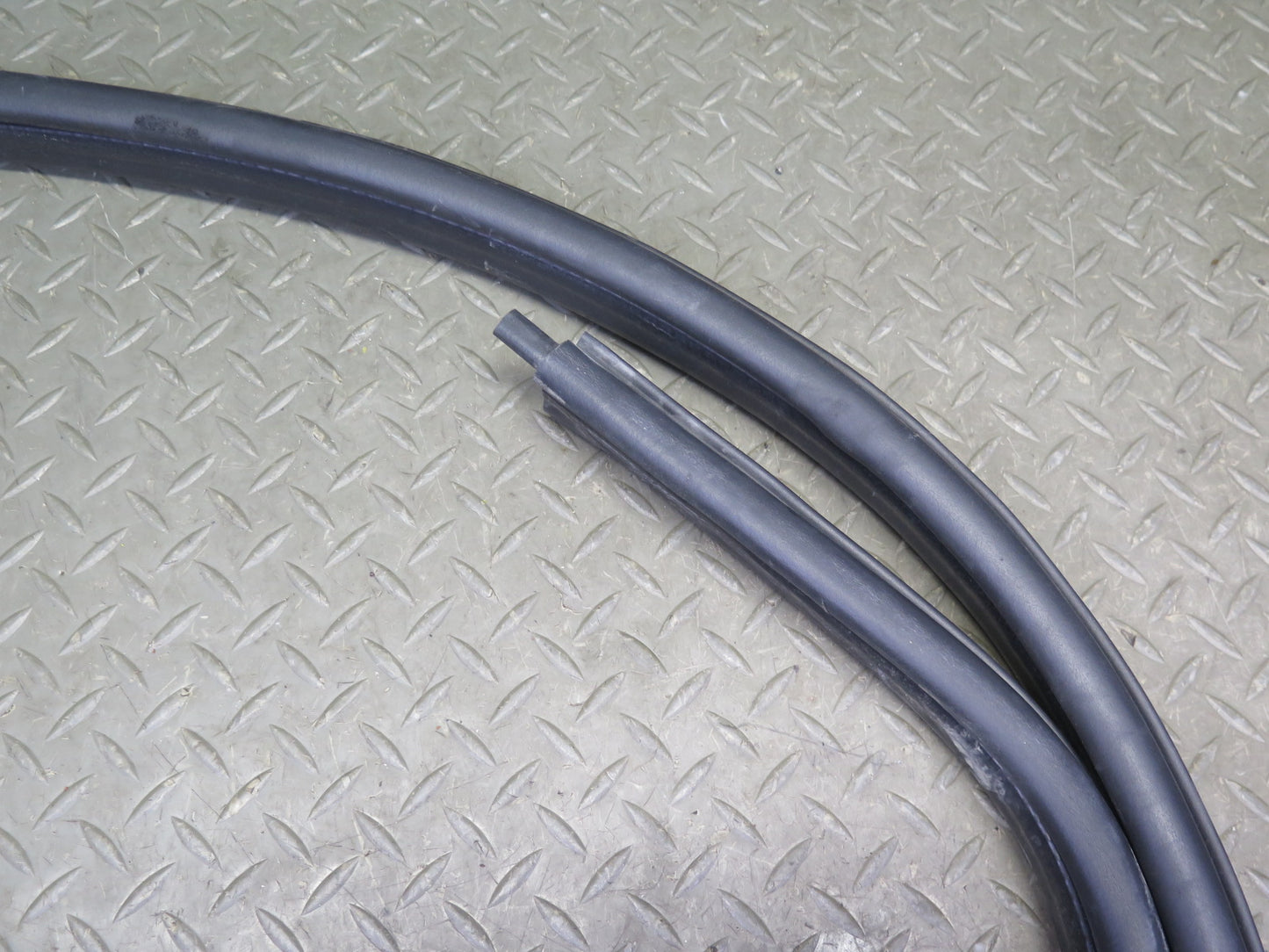 03-09 Hummer H2 Front Right & Rear Door Body Weather Strip Rubber Seal Set of 3