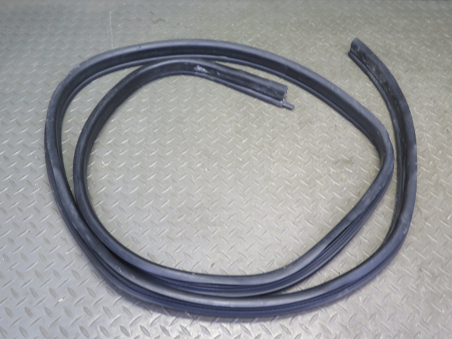 03-09 Hummer H2 Front Right & Rear Door Body Weather Strip Rubber Seal Set of 3