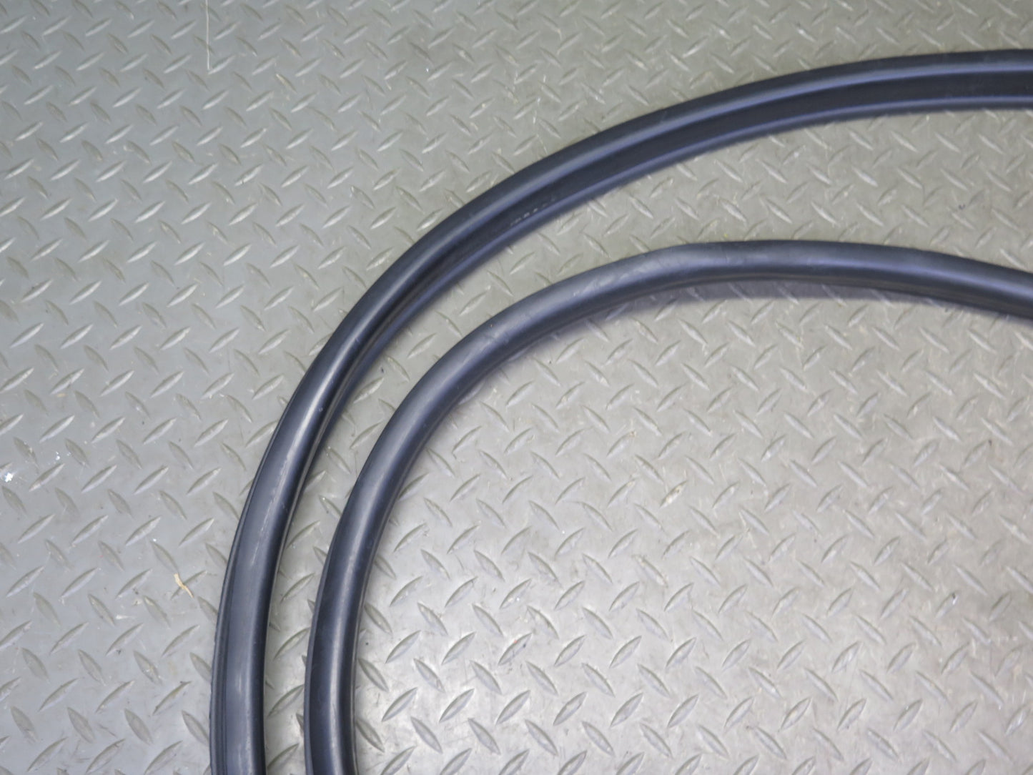 03-09 Hummer H2 Front Right & Rear Door Body Weather Strip Rubber Seal Set of 3