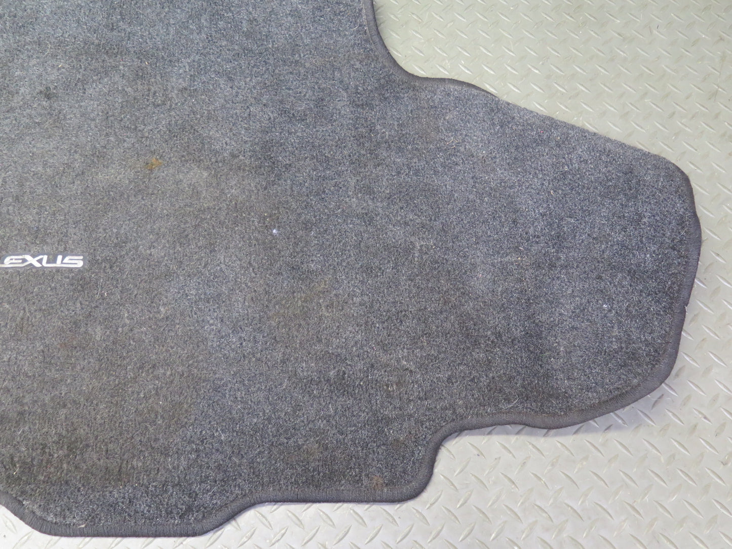 01-05 Lexus JCE10L IS300 Sedan Rear Trunk Floor MAT Carpet Cover Black OEM