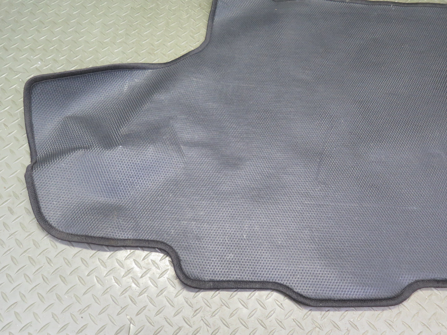 01-05 Lexus JCE10L IS300 Sedan Rear Trunk Floor MAT Carpet Cover Black OEM