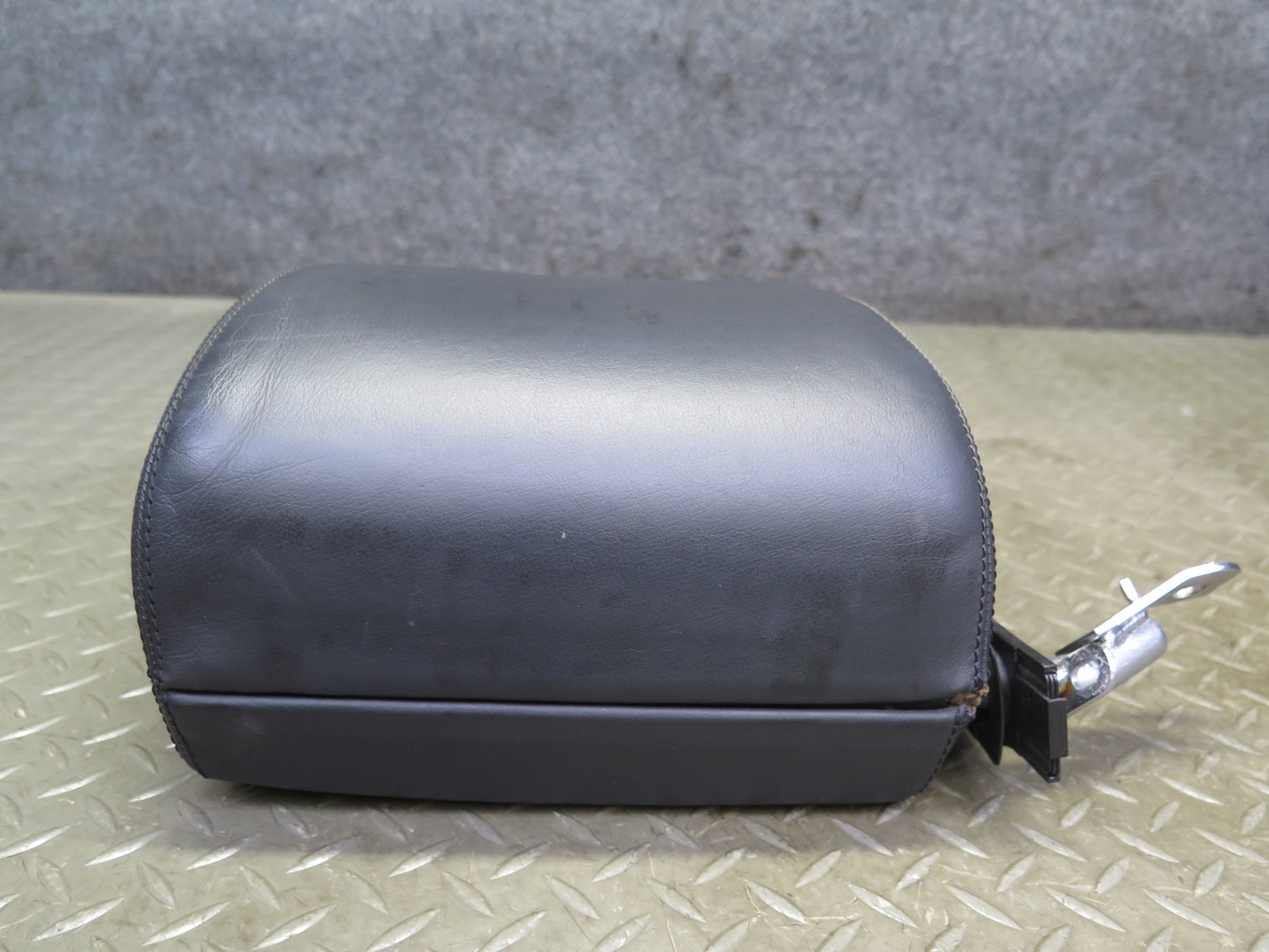 96-02 Mercedes R129 Sl-class Set of 2 Front Left & Right Leather Headrest OEM