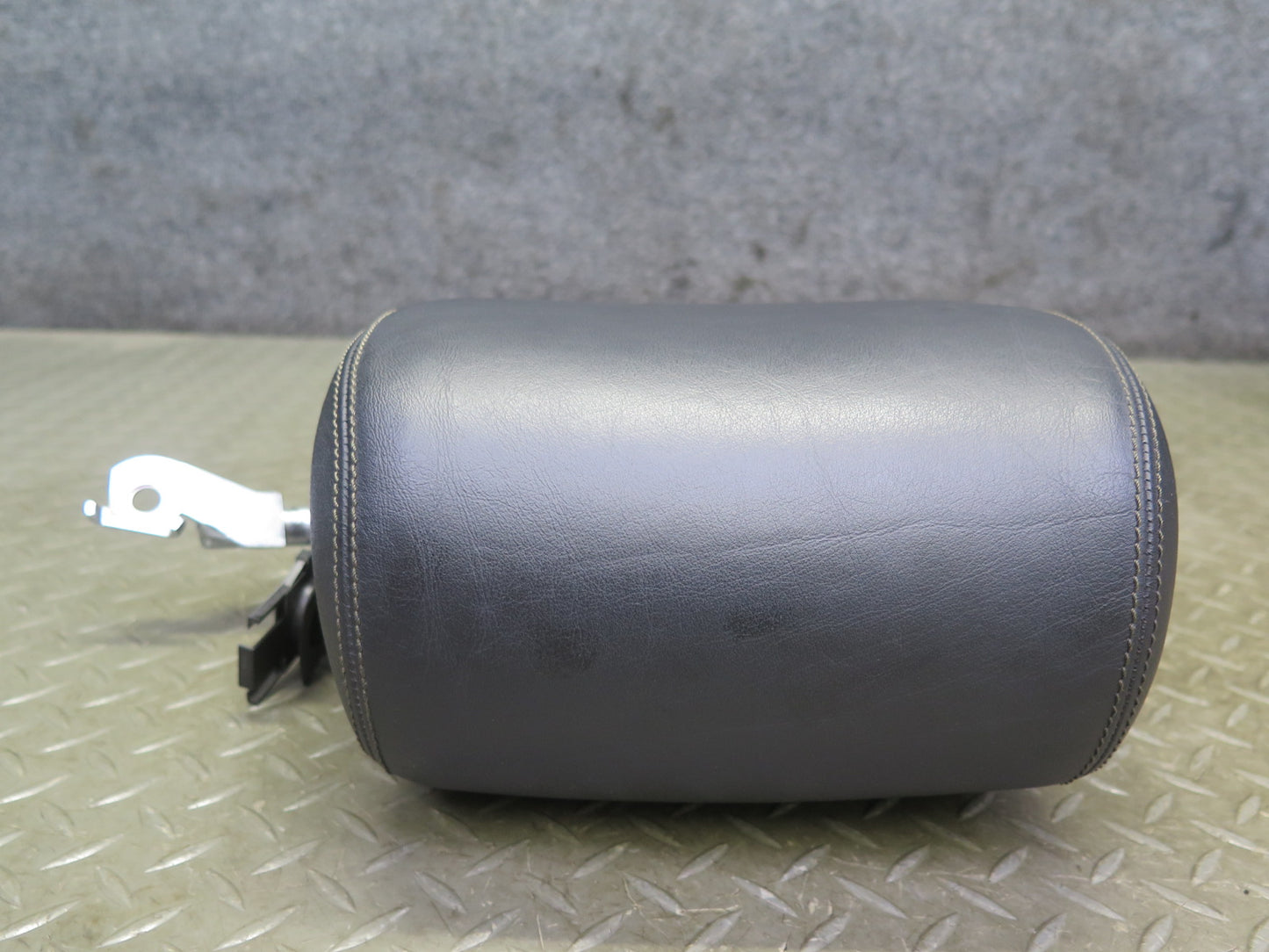 96-02 Mercedes R129 Sl-class Set of 2 Front Left & Right Leather Headrest OEM