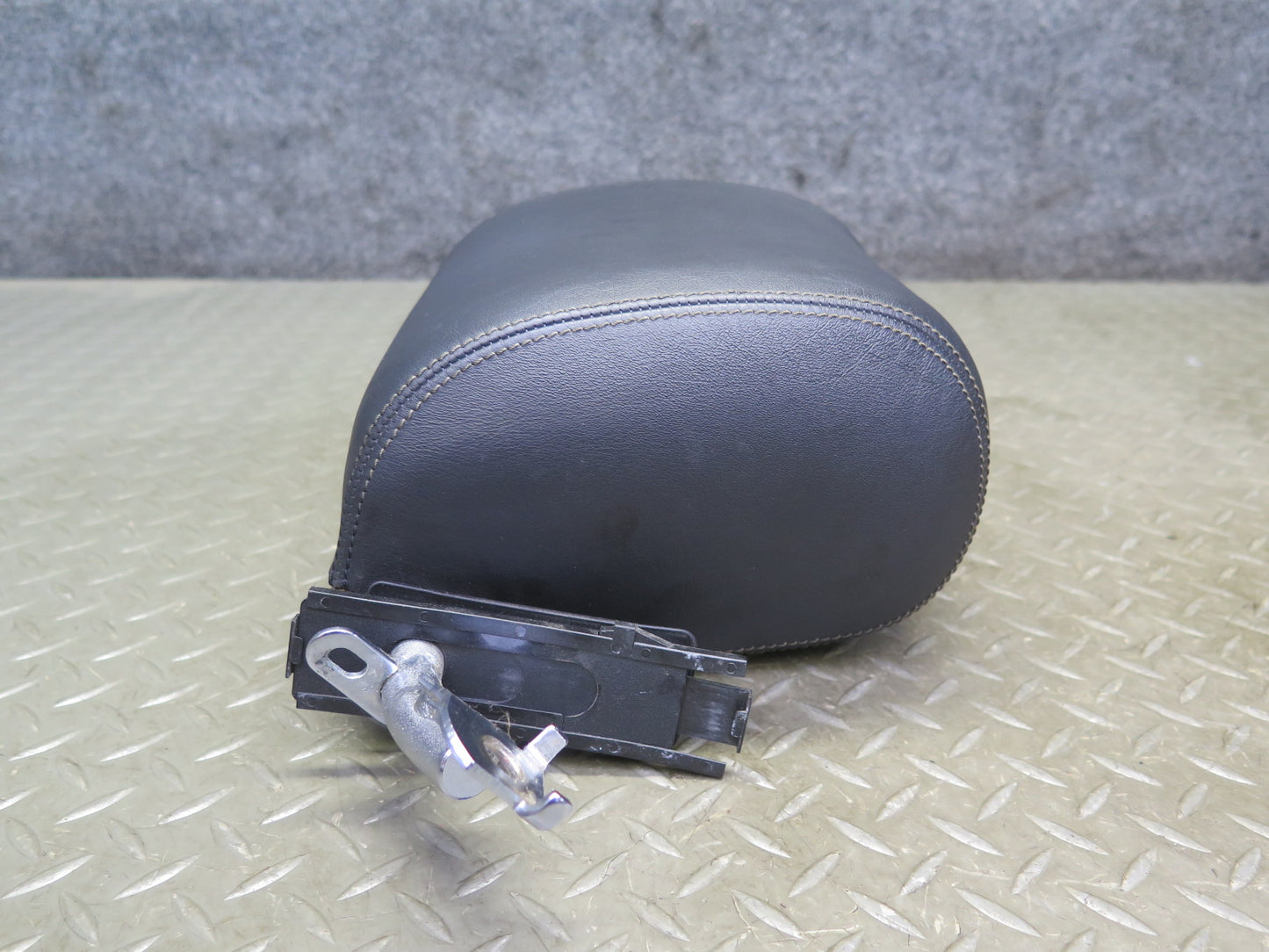 96-02 Mercedes R129 Sl-class Set of 2 Front Left & Right Leather Headrest OEM