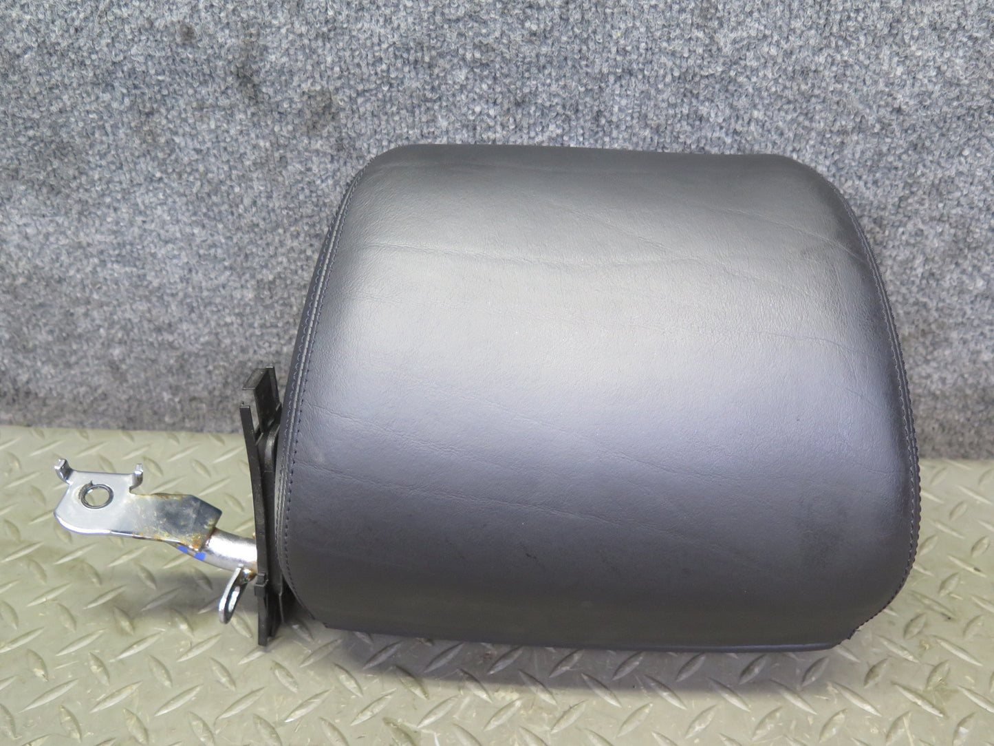 96-02 Mercedes R129 Sl-class Set of 2 Front Left & Right Leather Headrest OEM
