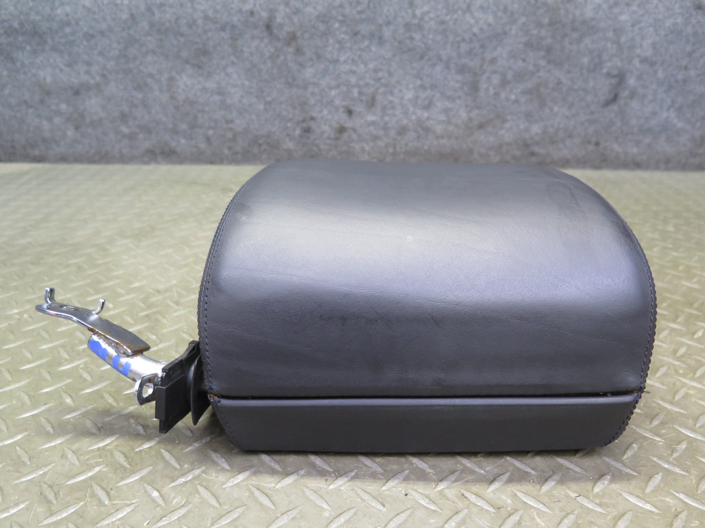 96-02 Mercedes R129 Sl-class Set of 2 Front Left & Right Leather Headrest OEM