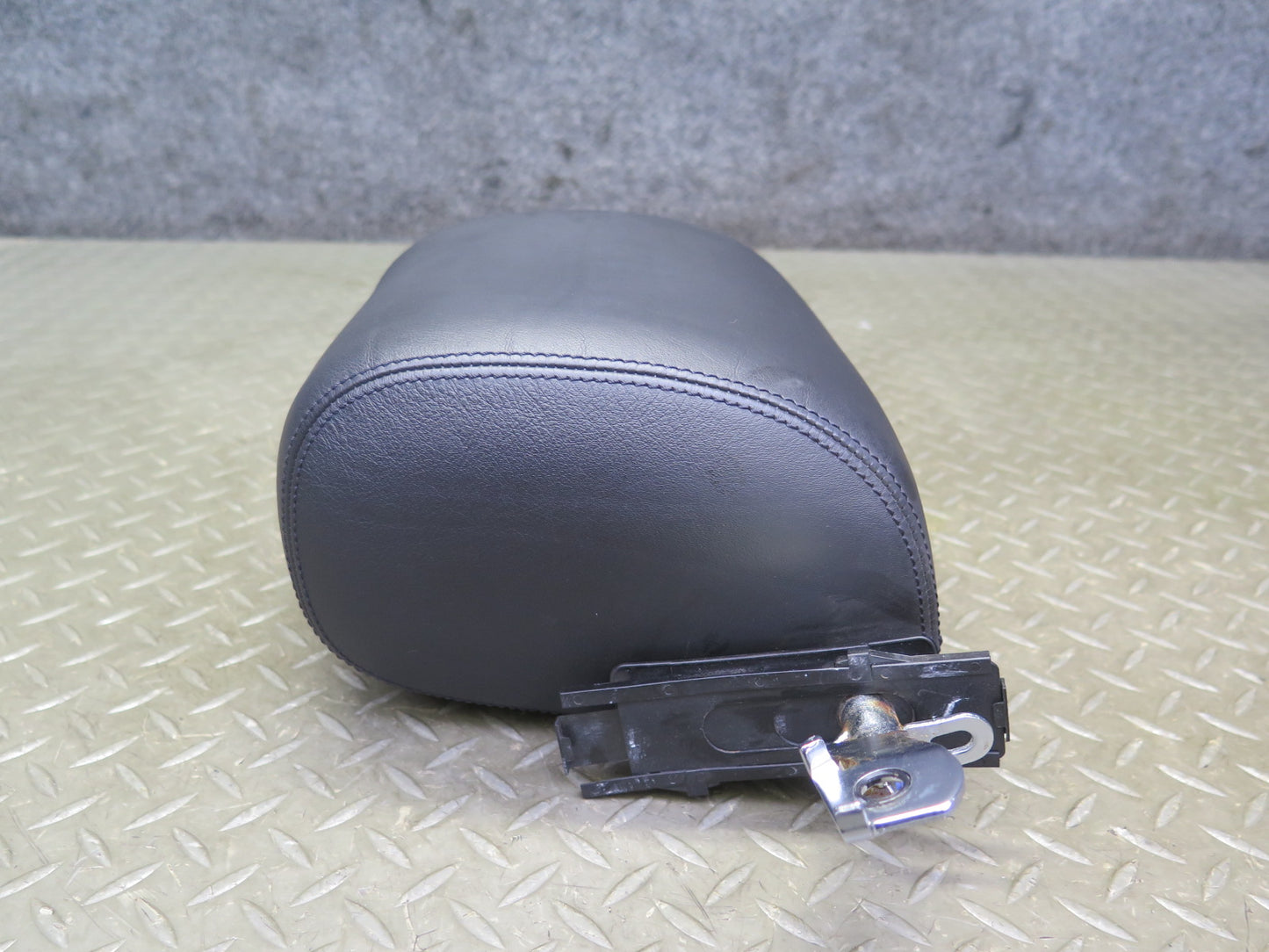96-02 Mercedes R129 Sl-class Set of 2 Front Left & Right Leather Headrest OEM