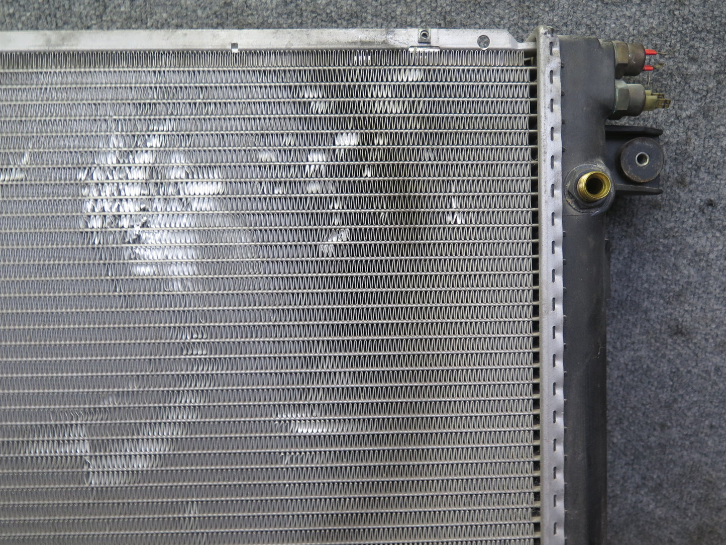 83-89 BMW E24 633CSI 635CSI M30 AT Transmission Engine Cooling Radiator Behr