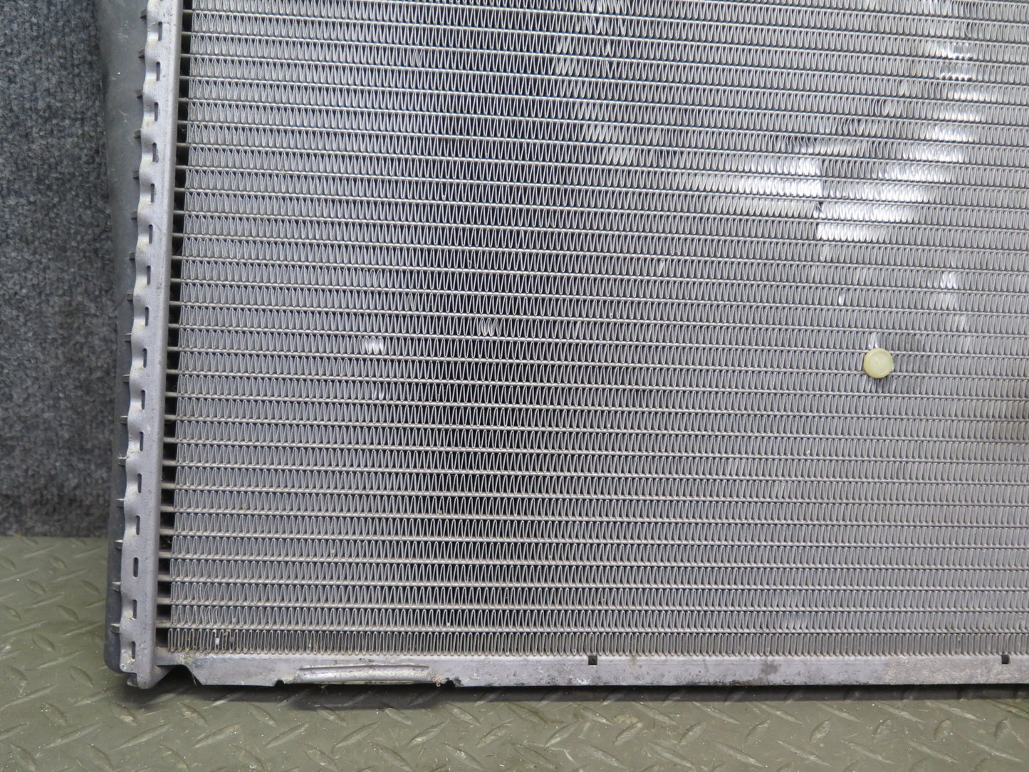 83-89 BMW E24 633CSI 635CSI M30 AT Transmission Engine Cooling Radiator Behr