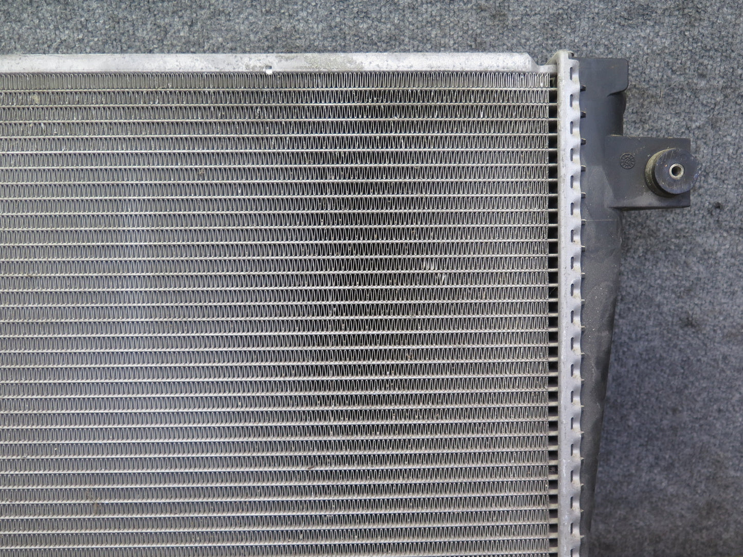 83-89 BMW E24 633CSI 635CSI M30 AT Transmission Engine Cooling Radiator Behr