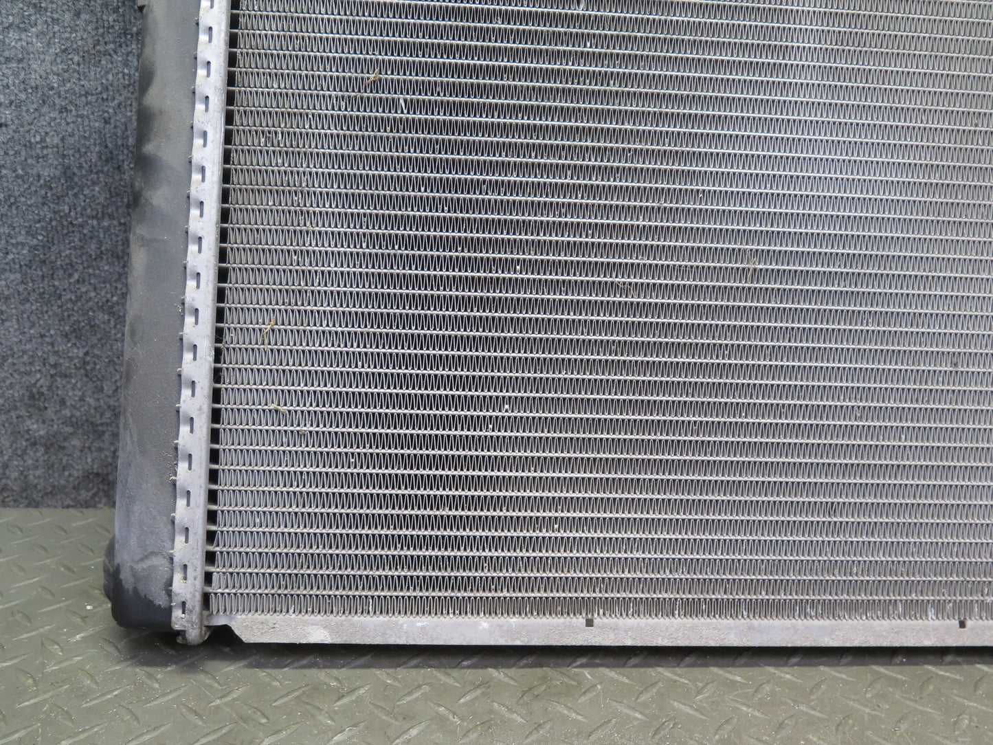 83-89 BMW E24 633CSI 635CSI M30 AT Transmission Engine Cooling Radiator Behr