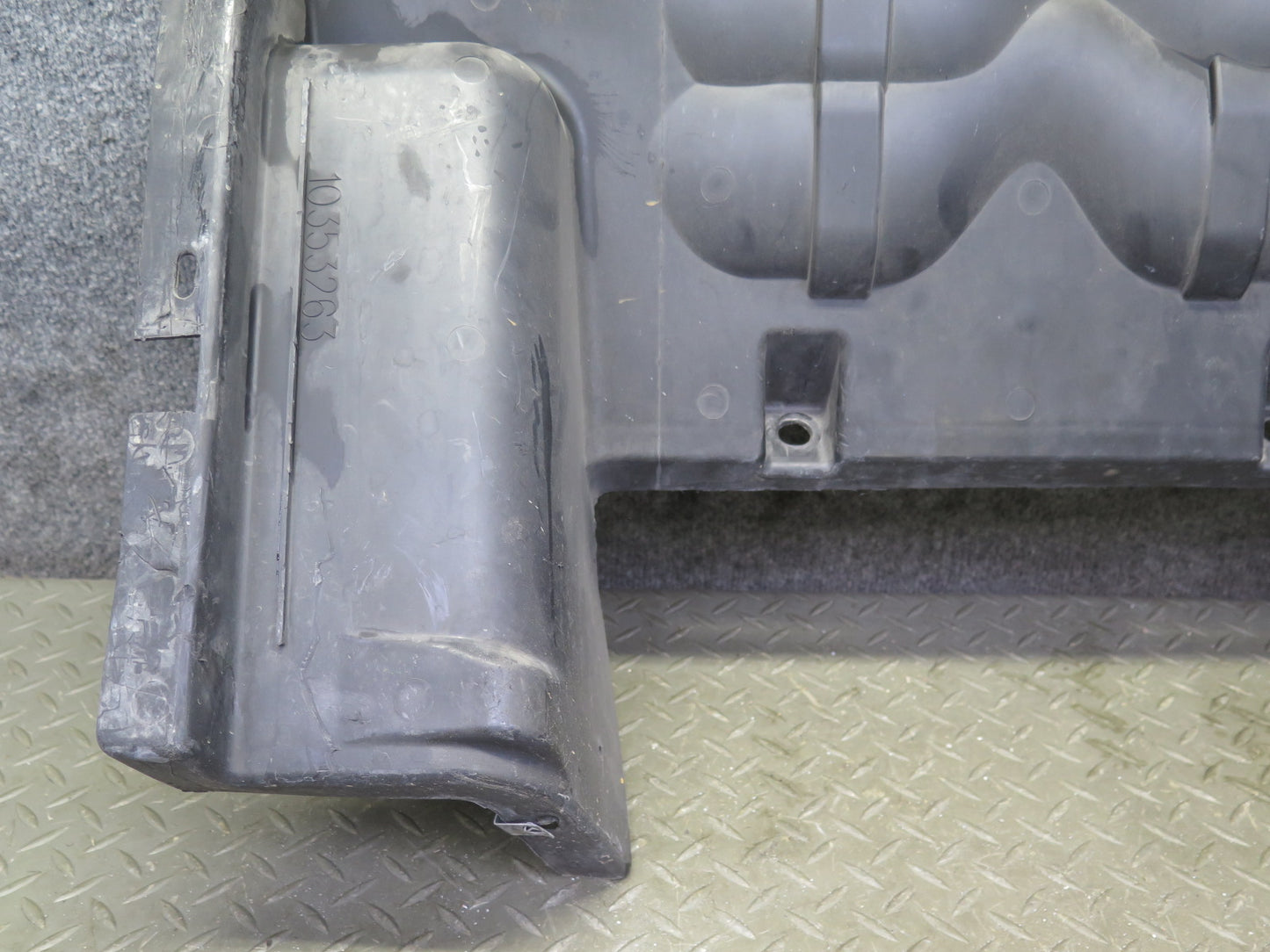 2004-2009 Cadillac XLR 4.6L Radiator Support Baffle Cover Air Duct 10353263