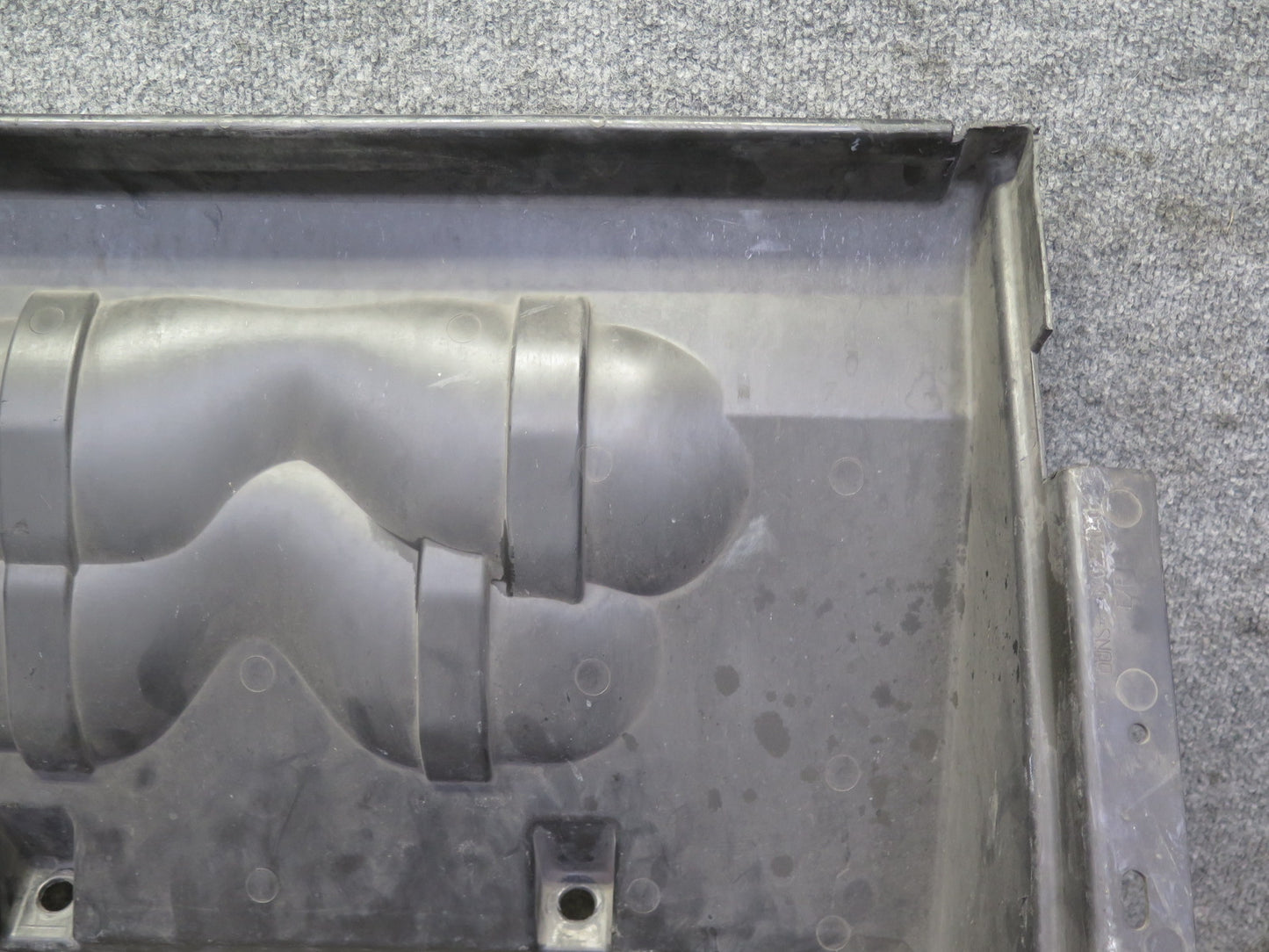 2004-2009 Cadillac XLR 4.6L Radiator Support Baffle Cover Air Duct 10353263