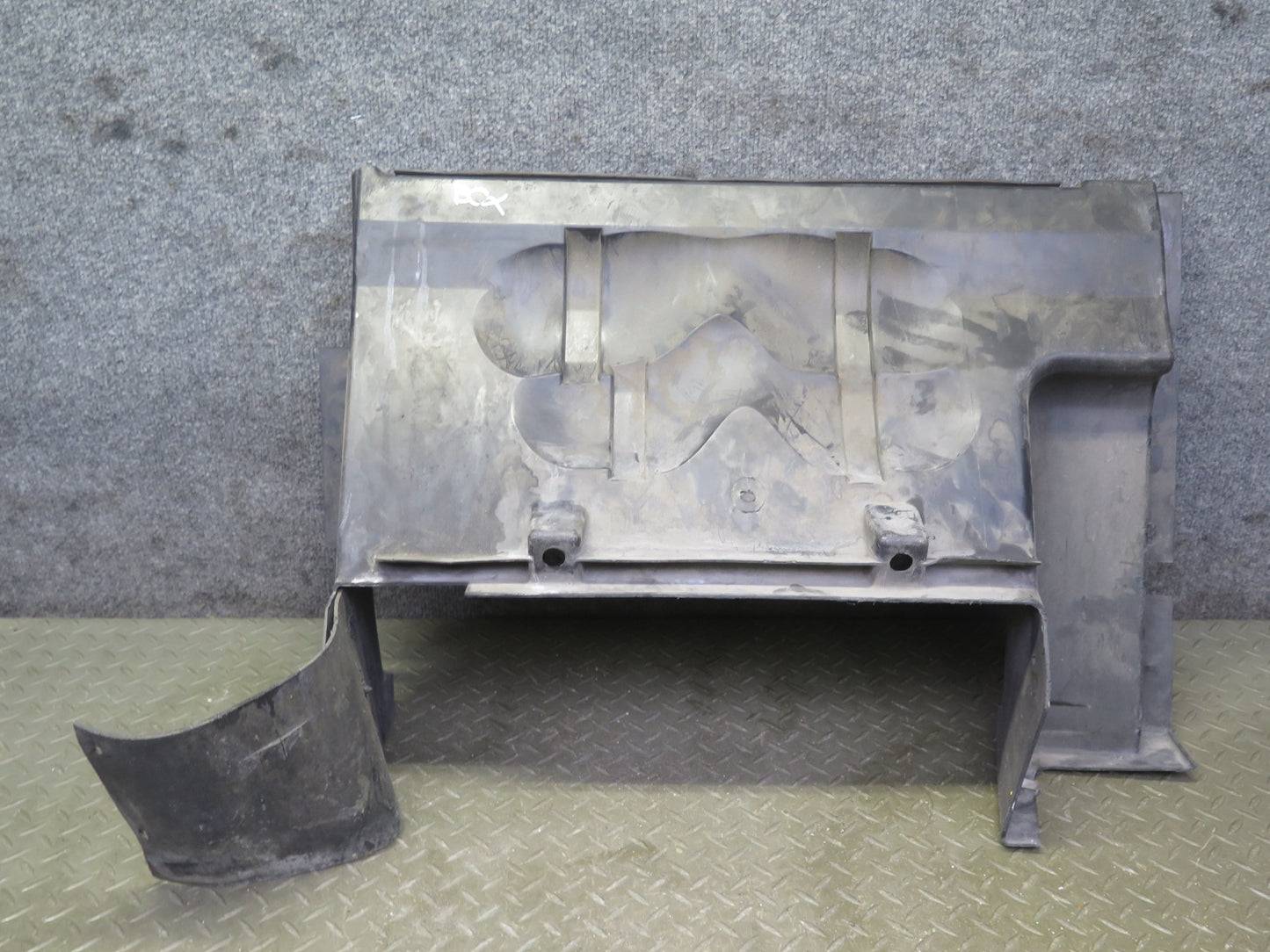 2004-2009 Cadillac XLR 4.6L Radiator Support Baffle Cover Air Duct 10353263