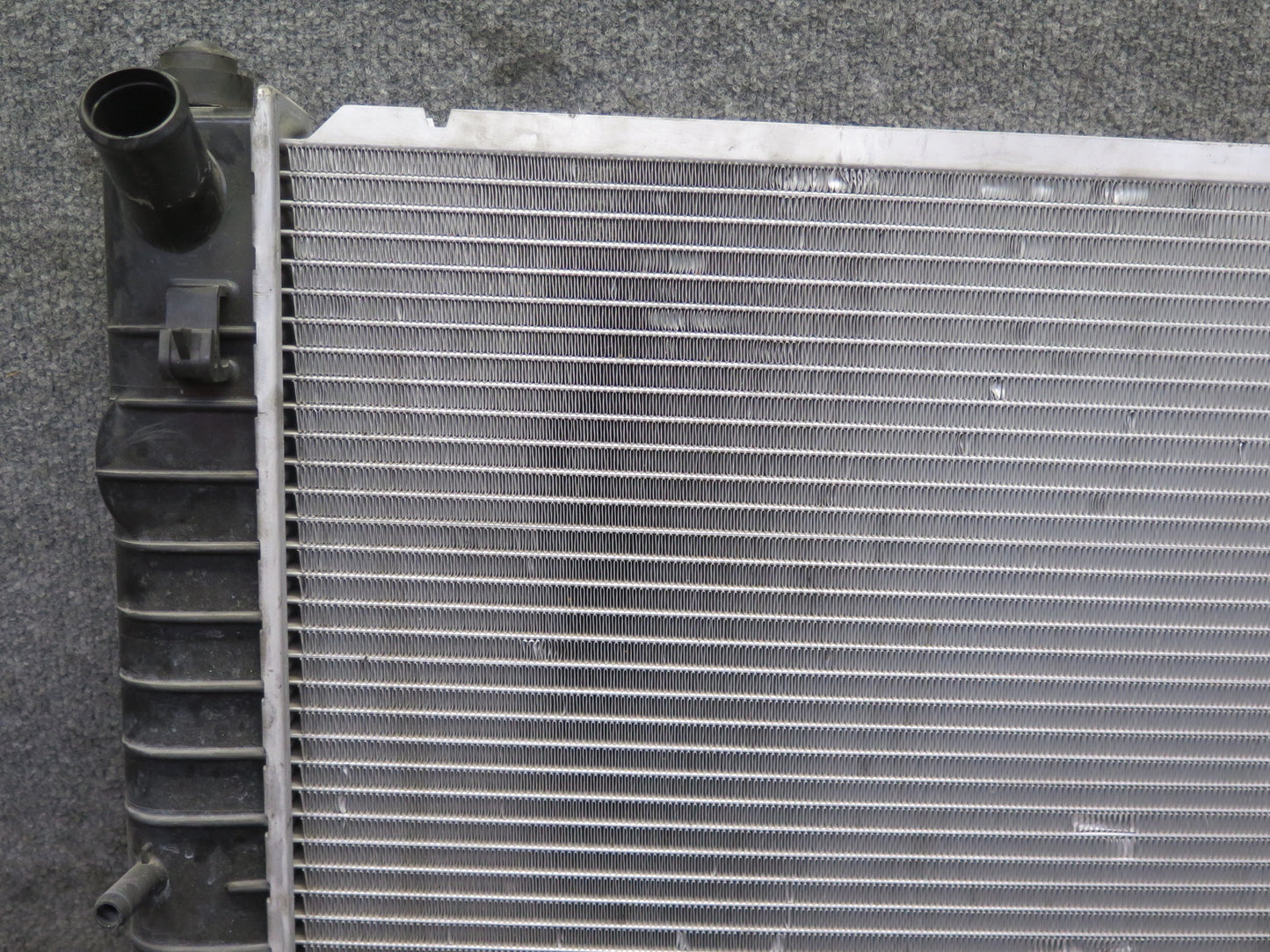 2004-2009 Cadillac XLR 4.6L V8 Engine Motor Coolant Radiator