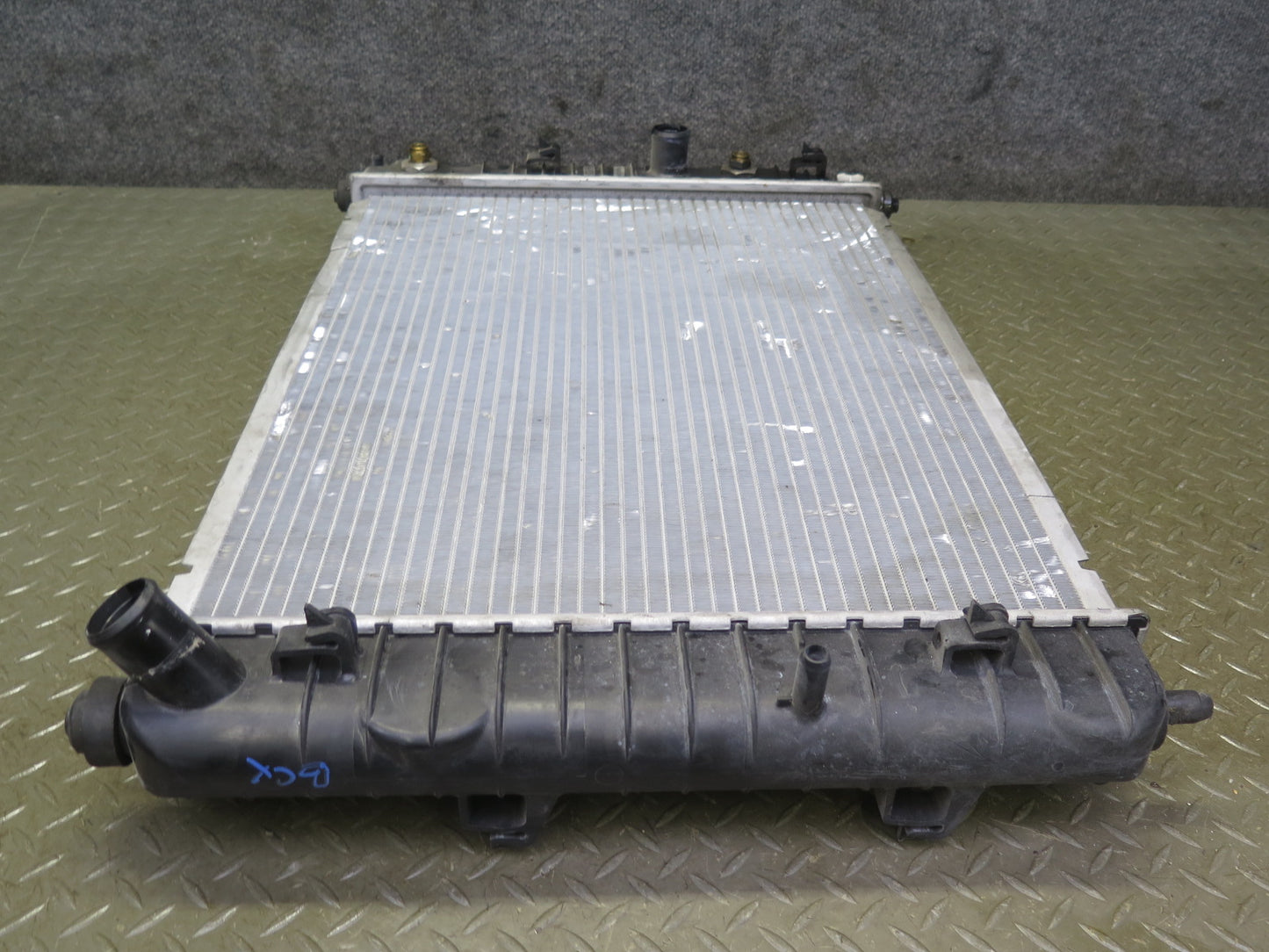 2004-2009 Cadillac XLR 4.6L V8 Engine Motor Coolant Radiator