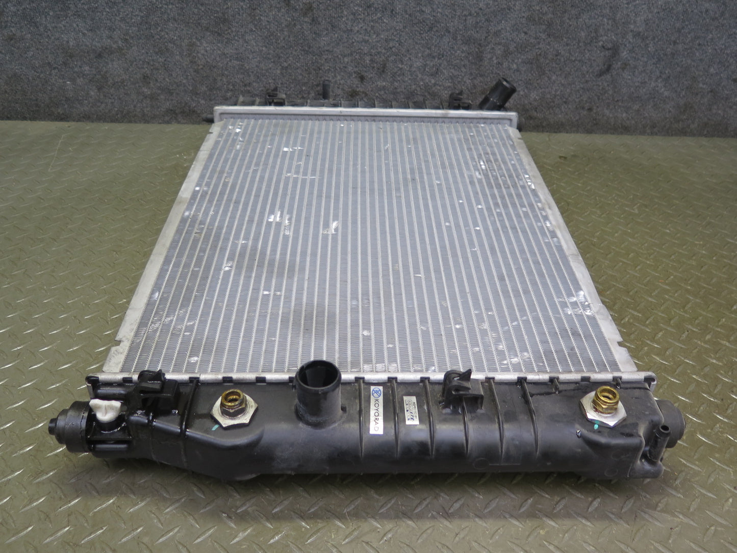 2004-2009 Cadillac XLR 4.6L V8 Engine Motor Coolant Radiator
