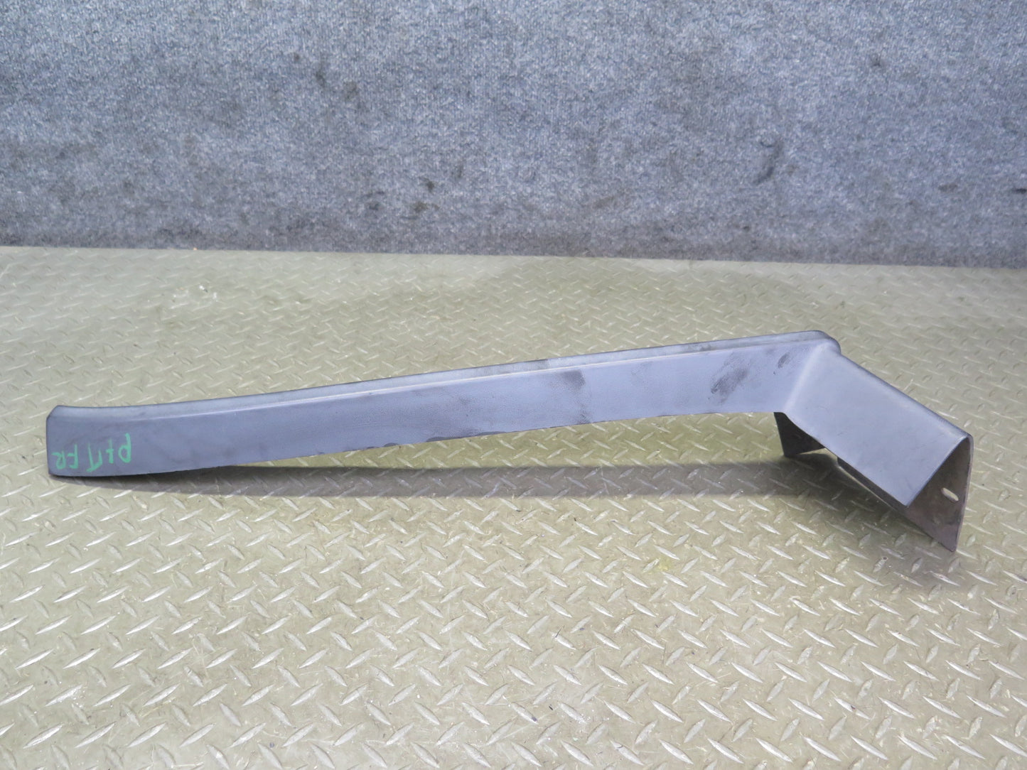 2003-2009 Hummer H2 Front Left & Right Side Fender Flare Wheel Arch Molding Set
