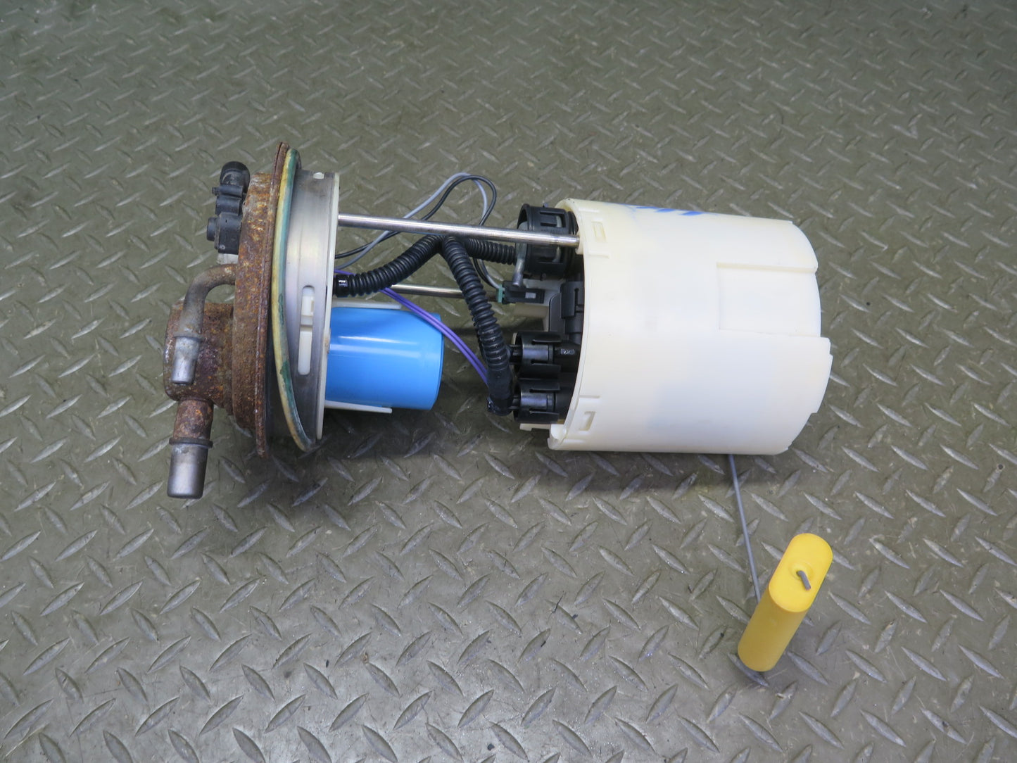 2005-2007 Hummer H2 Fuel Pump Level Sensor Sending Unit Assembly