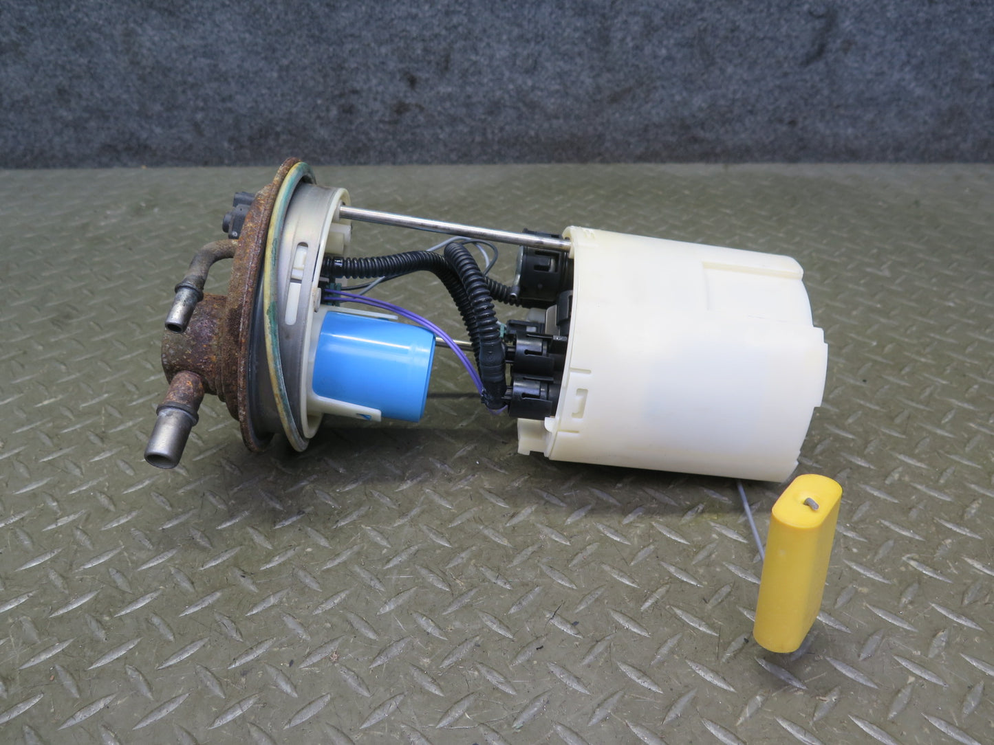 2005-2007 Hummer H2 Fuel Pump Level Sensor Sending Unit Assembly