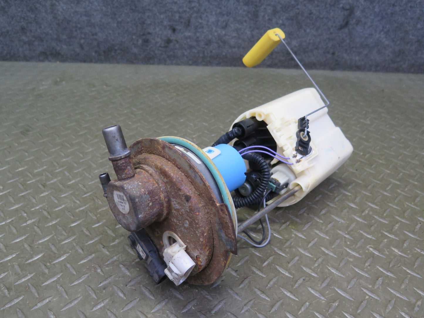 2005-2007 Hummer H2 Fuel Pump Level Sensor Sending Unit Assembly