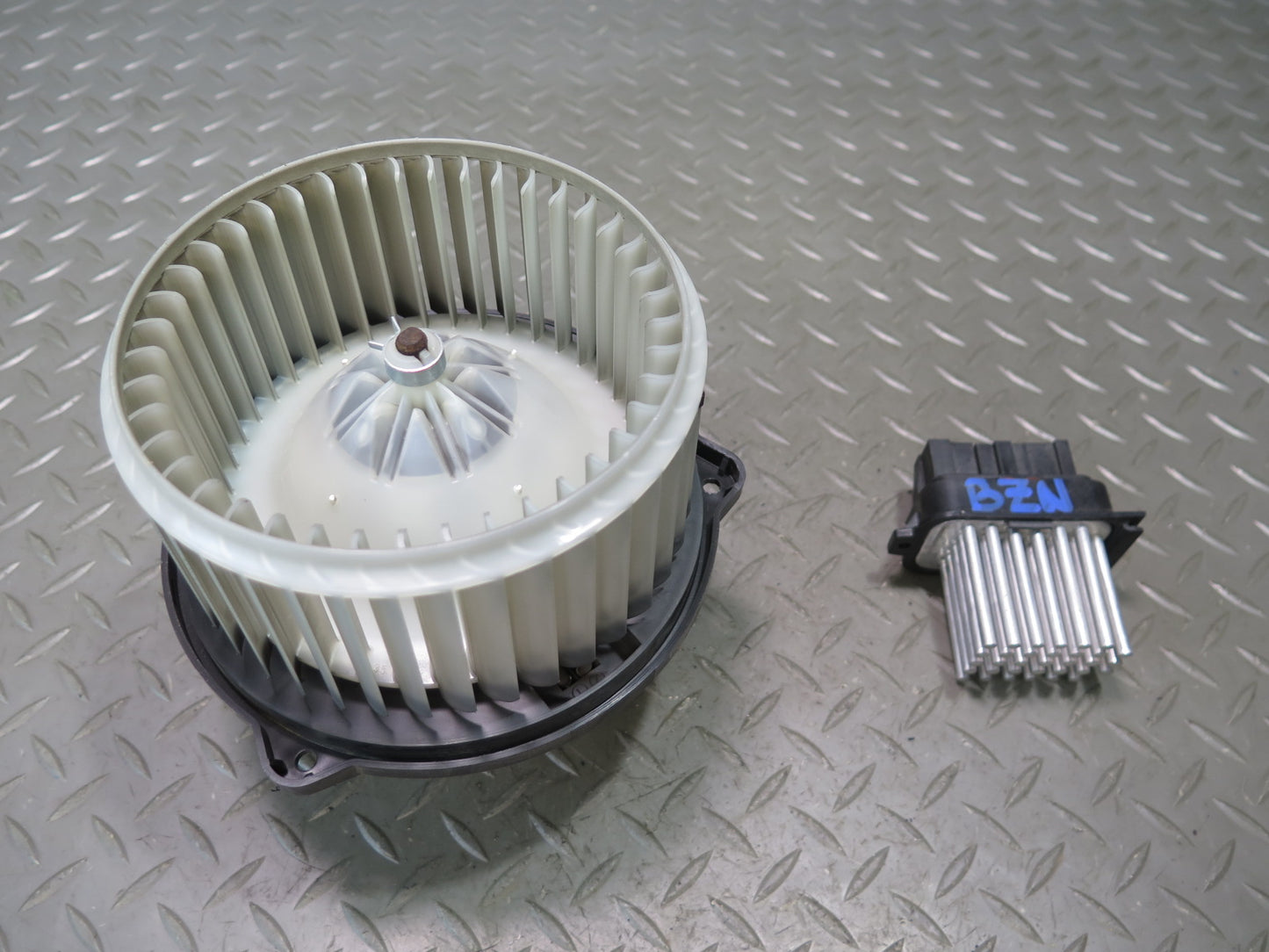 03-08 BMW E85 Z4 Set of 2 A/C Heater Blower Motor Fan Resistor 6926215 OEM