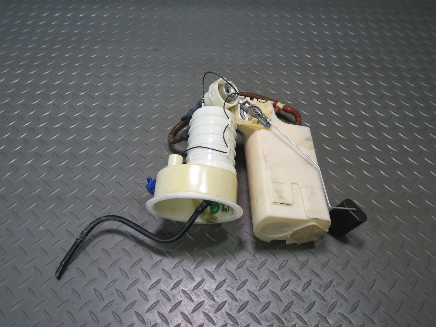 06-08 BMW E85 Z4 3.0L N52 Fuel Pump Level Sensor Sending Unit Set OEM