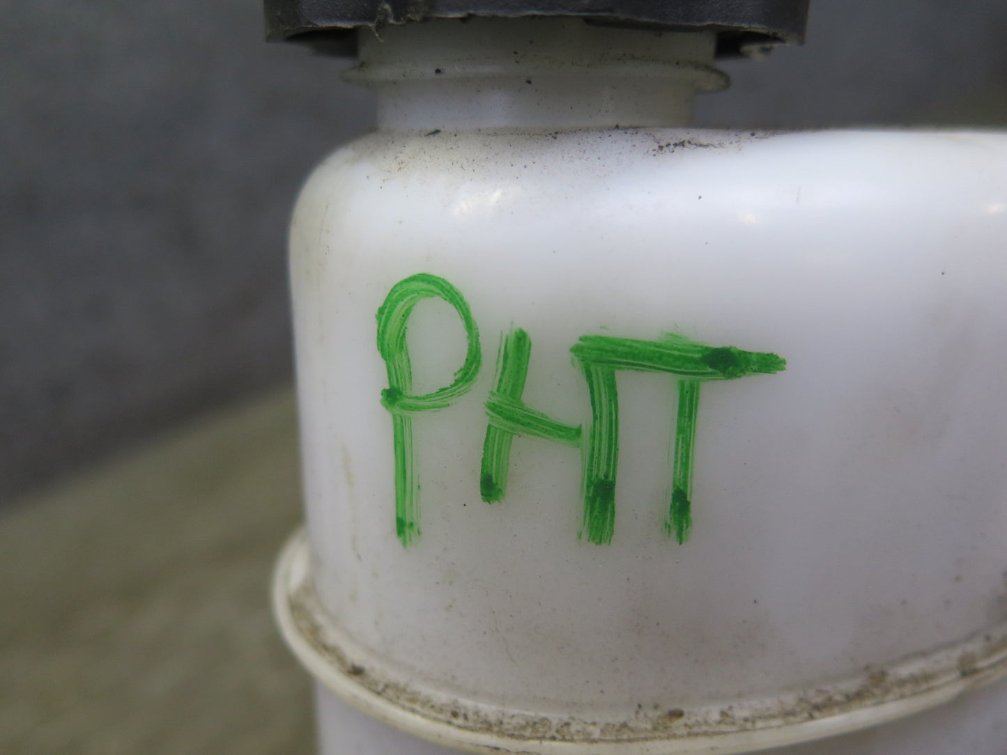 2003-2007 Hummer H2 Brake Master Cylinder Booster Fluid Reservoir Assembly