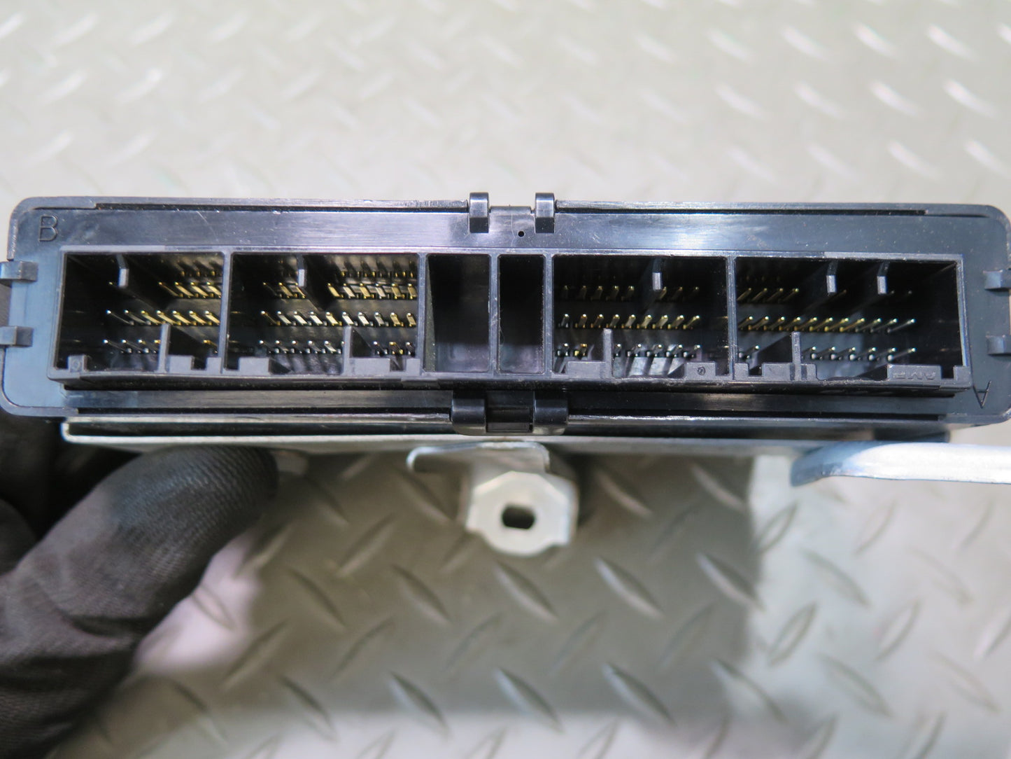 02-05 Lexus JCE10L IS300 ABS TRC Control Module Unit 89540-53150 OEM