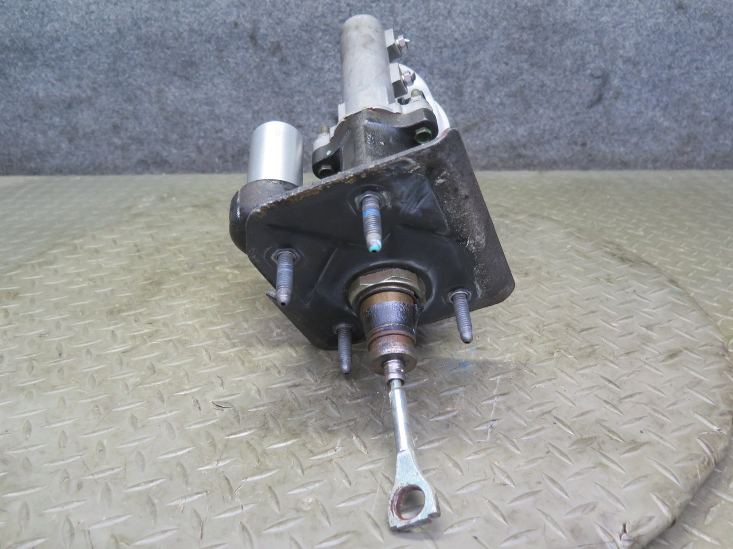 2003-2007 Hummer H2 Brake Master Cylinder Booster Fluid Reservoir Assembly