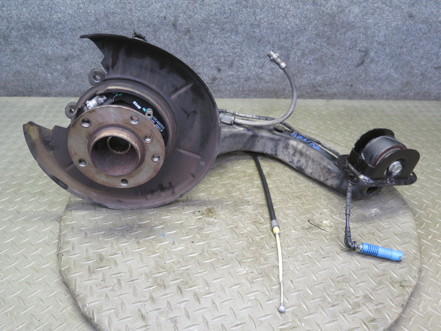 03-08 BMW E85 Z4 RWD Rear Right Spindle Knuckle Trailing Arm Hub Bearing OEM