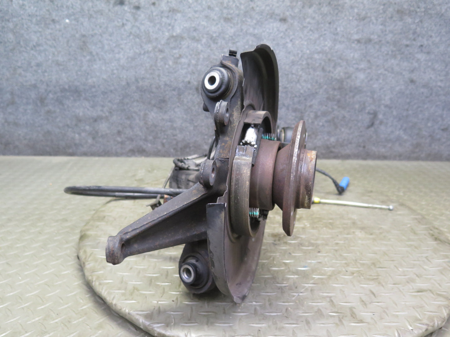 03-08 BMW E85 Z4 RWD Rear Right Spindle Knuckle Trailing Arm Hub Bearing OEM