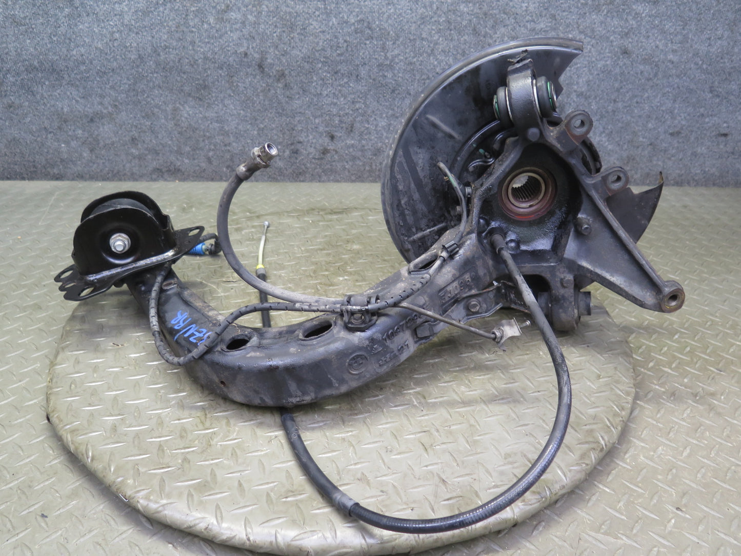 03-08 BMW E85 Z4 RWD Rear Right Spindle Knuckle Trailing Arm Hub Bearing OEM