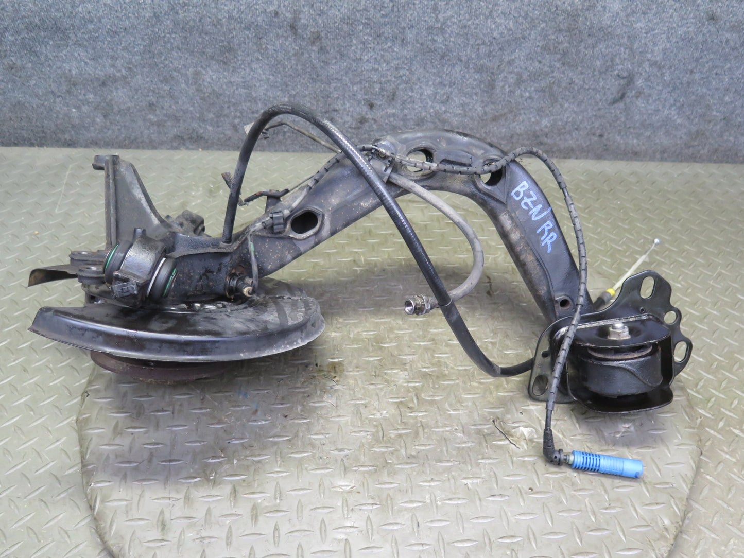 03-08 BMW E85 Z4 RWD Rear Right Spindle Knuckle Trailing Arm Hub Bearing OEM