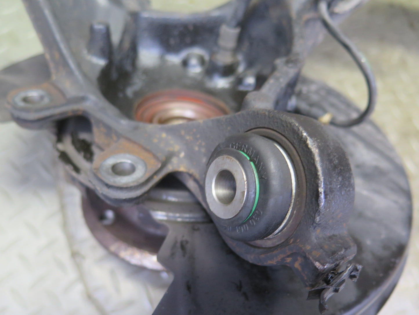 03-08 BMW E85 Z4 RWD Rear Right Spindle Knuckle Trailing Arm Hub Bearing OEM