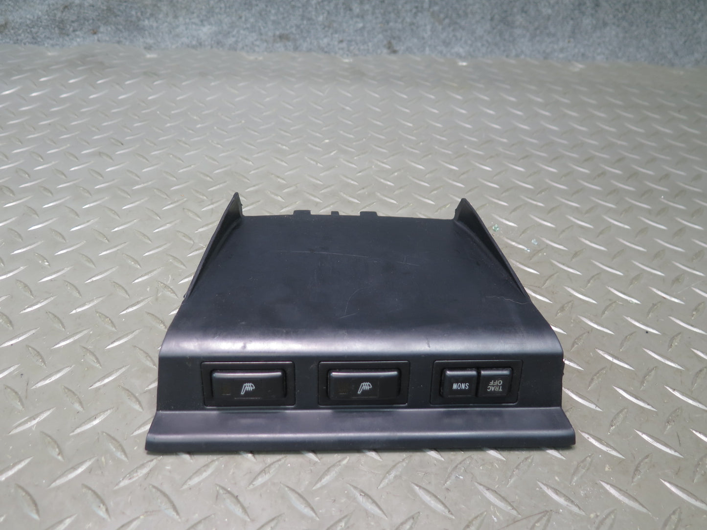 04-05 Lexus JCE10L IS300 MT Heated Seat Heater Traction Control Switch Panel OEM
