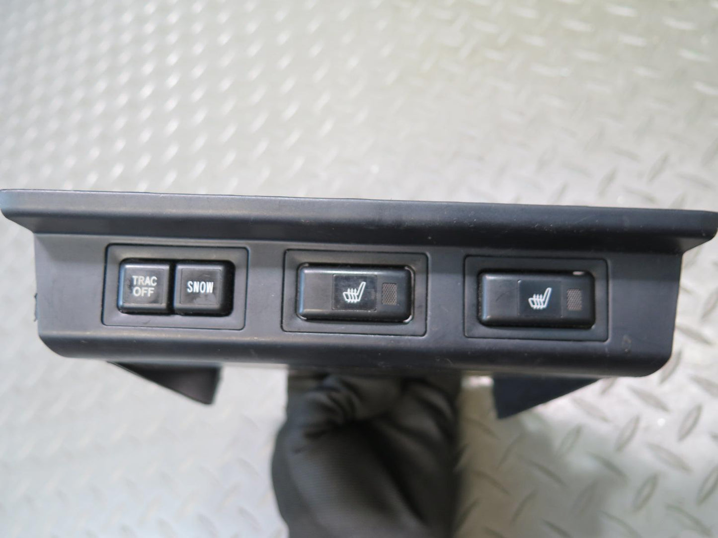 04-05 Lexus JCE10L IS300 MT Heated Seat Heater Traction Control Switch Panel OEM