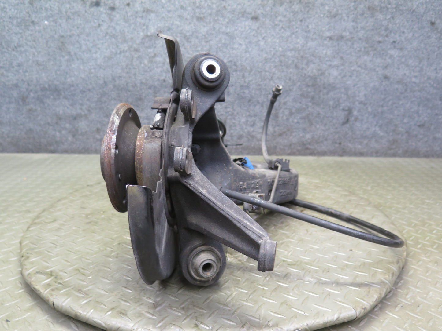 03-08 BMW E85 Z4 RWD Rear Left Spindle Knuckle Trailing Arm Hub Bearing OEM