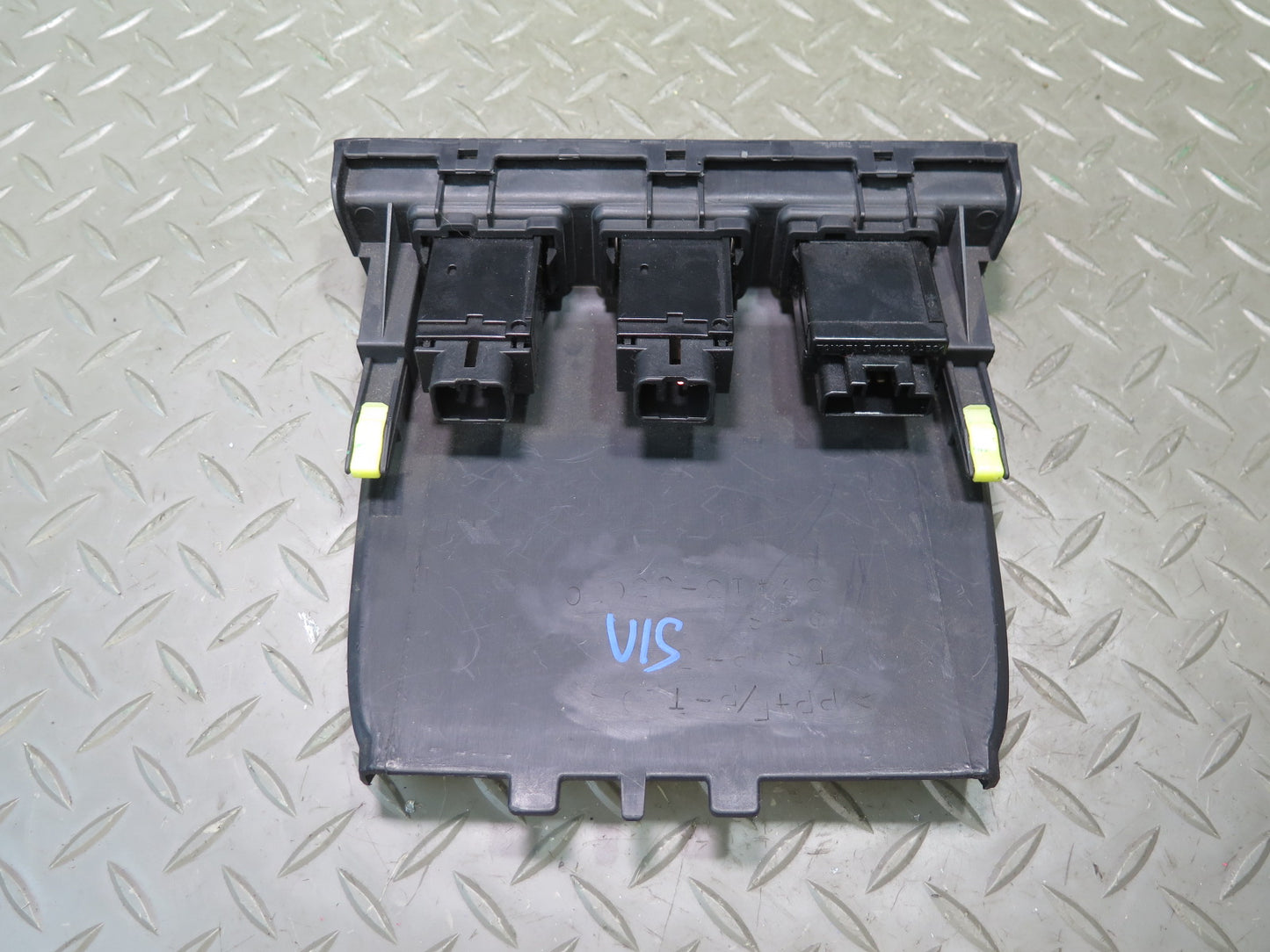04-05 Lexus JCE10L IS300 MT Heated Seat Heater Traction Control Switch Panel OEM
