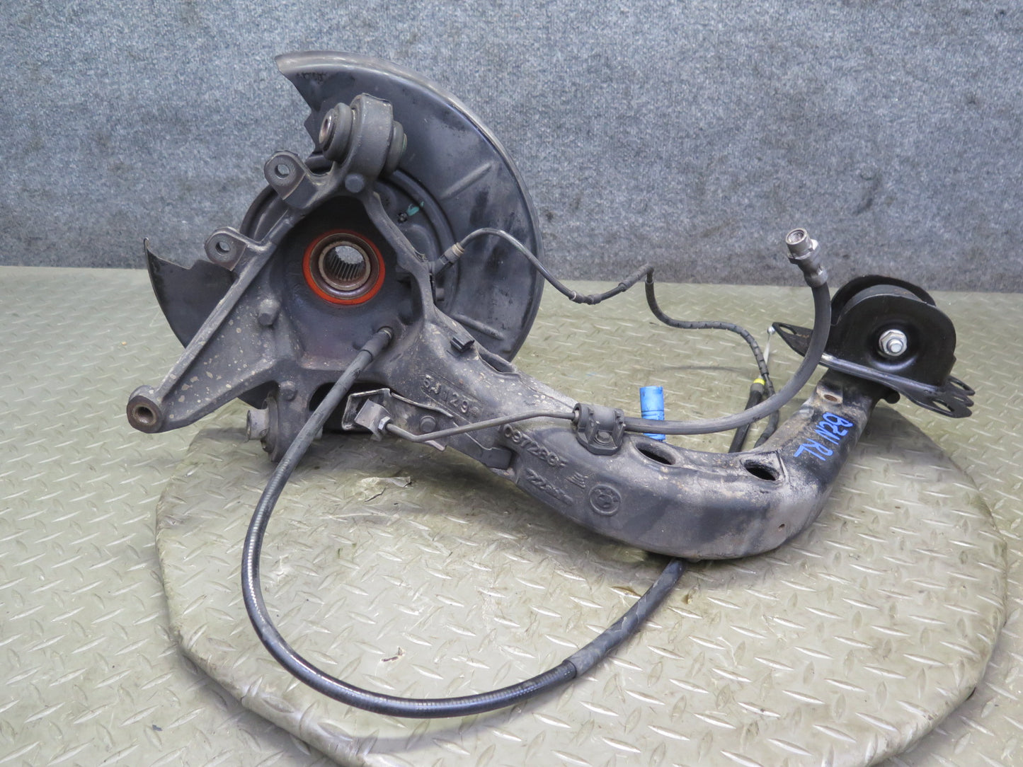 03-08 BMW E85 Z4 RWD Rear Left Spindle Knuckle Trailing Arm Hub Bearing OEM