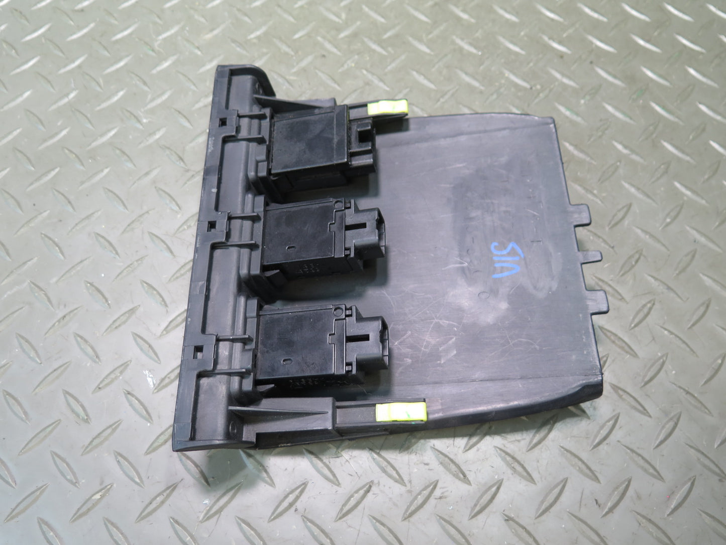 04-05 Lexus JCE10L IS300 MT Heated Seat Heater Traction Control Switch Panel OEM