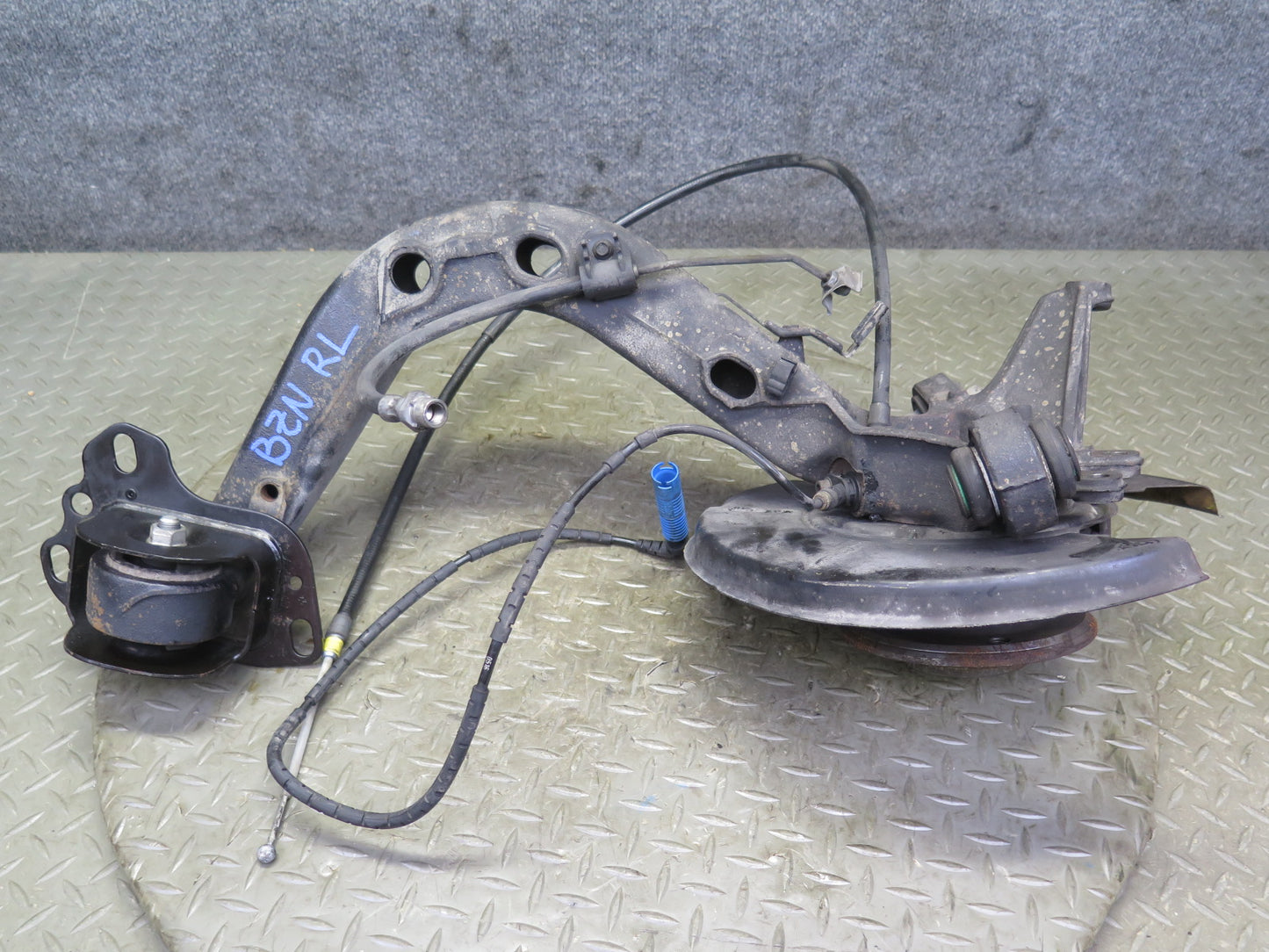 03-08 BMW E85 Z4 RWD Rear Left Spindle Knuckle Trailing Arm Hub Bearing OEM