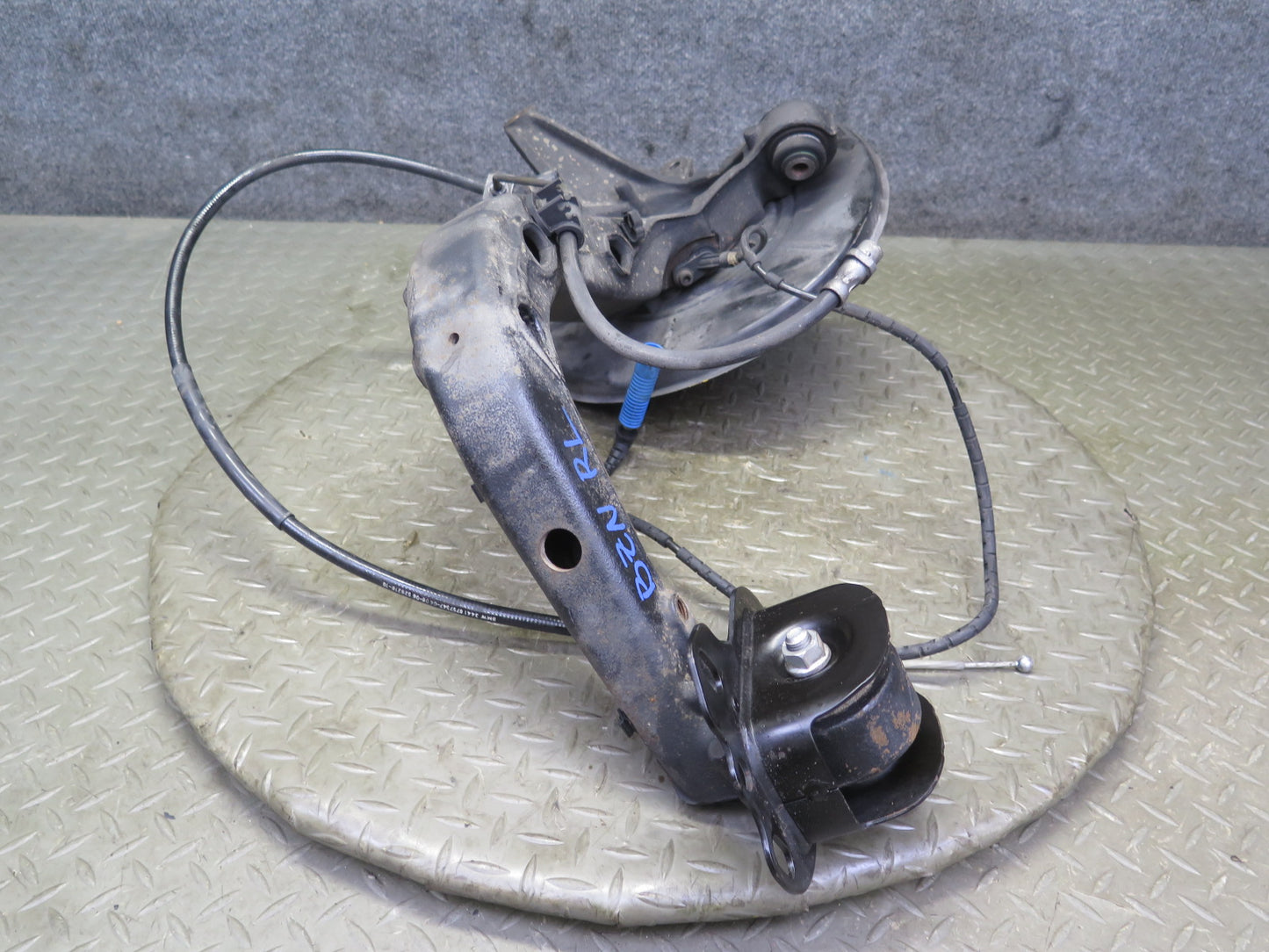03-08 BMW E85 Z4 RWD Rear Left Spindle Knuckle Trailing Arm Hub Bearing OEM