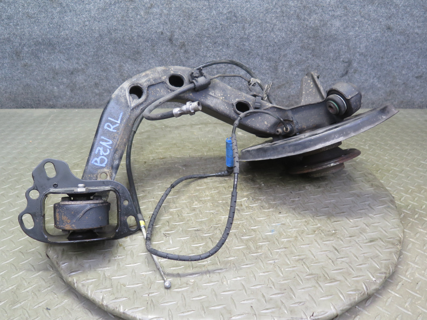 03-08 BMW E85 Z4 RWD Rear Left Spindle Knuckle Trailing Arm Hub Bearing OEM